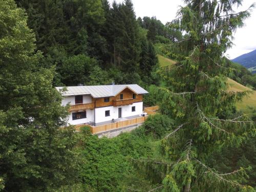 Bruck an der Grossglocknerstrasse Ski Chalet | Chalet in Bruck near Ski Slopes