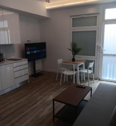 Almenara Apartment | CH Plaza Castilla 1