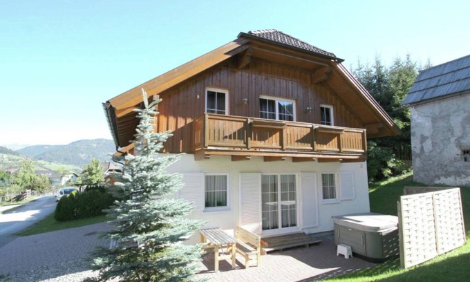 Sankt Margarethen im Lungau Ski Chalet | Chalet with sauna, hot tub and summer charm