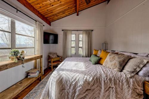 Franklin House | Chacos Cabin