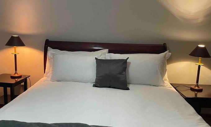 Langenhoven Park Apartment | Chadré Guesthouse