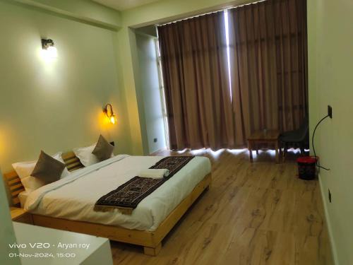 Almora Hotel | Chaitanya Himalayan Majesty