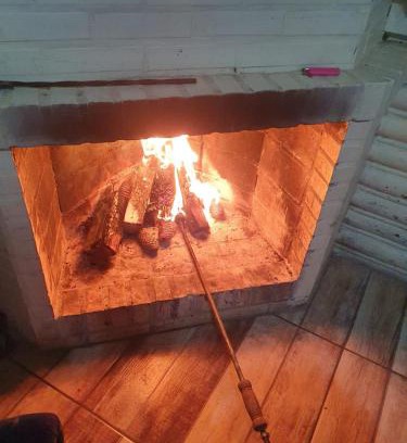 Canela Ski Chalet | Chalé alpino em canela rs todo mobiliado com cozinha lareira split Wi-Fi 2 quartos perto do centro