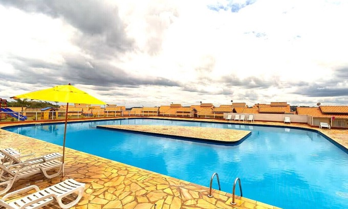 Mairinque Ski Chalet | Chalé bem equipado com lazer em cond. fechado