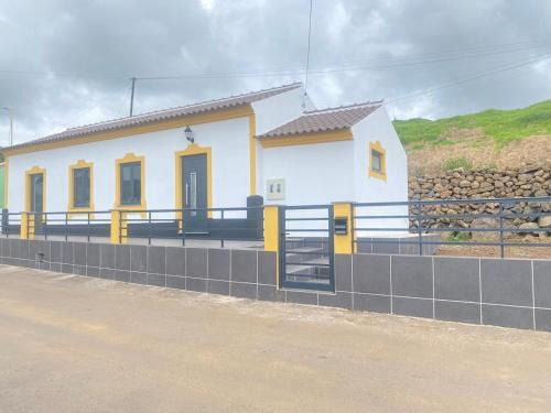 Praia da Vitoria Ski Chalet | Chalé da Ribeira
