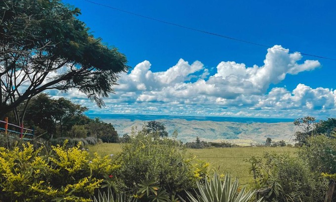 Asa Sul House | Chalé Kaliandra - Terra Dourada, Oásis no Cerrado, Piscina Natural, Wi-Fi