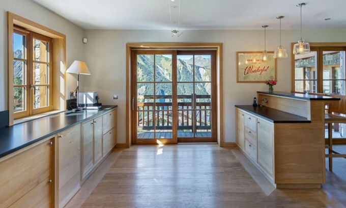 Beranger Ski Chalet | Chalet, terrace, balcony, fireplace or stove, parking, tv, ski locker, 430m²