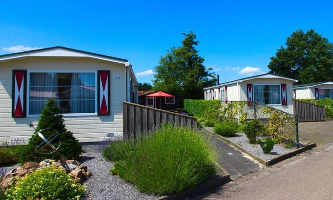 Sint-Annaland Ski Chalet | Chalet 150-152-154 - Six Bedroom Chalet, Sleeps 12