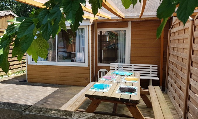 La Teste-de-Buch Ski Chalet | Chalet 20m2 in holiday village with peaceful pool in Arcachon