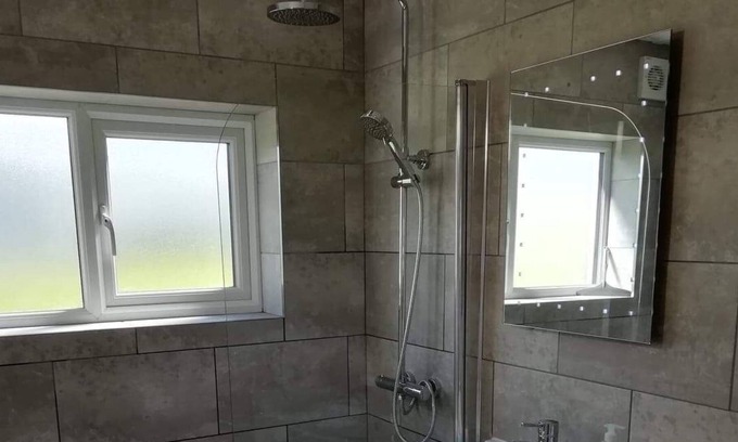 Widemouth Bay Ski Chalet | Chalet 26 Widemouth Bay - Two rooms / four guests