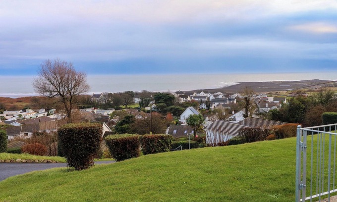 Port-Eynon Cottage | CHALET 27, pet friendly, country holiday cottage in Port Eynon
