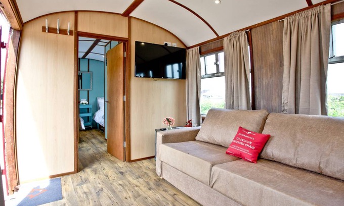 Dawlish Warren Ski Chalet | Chalet ∙ 3 bedrooms ∙ 6 guests