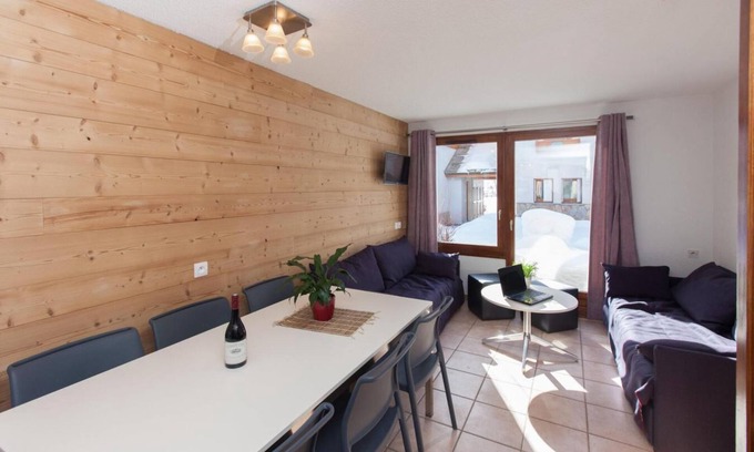 La Salle-les-Alpes Ski Chalet | Chalet, 300m from ski slopes, terrace, parking, tv, 45m², Serre Chevalier
