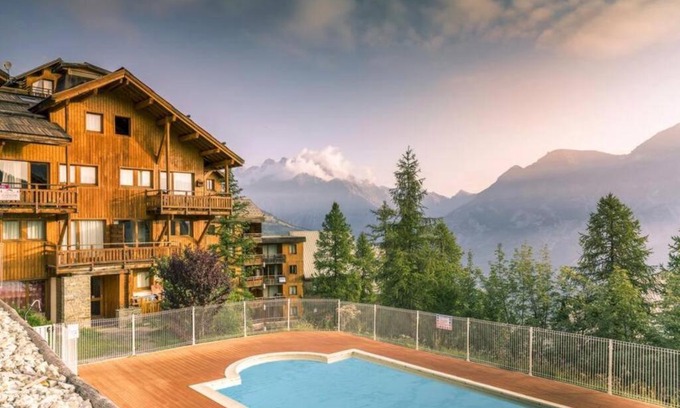 Puy-Saint-Vincent Apartment | Chalet 4 pers. Piscine et literie toute neuve.