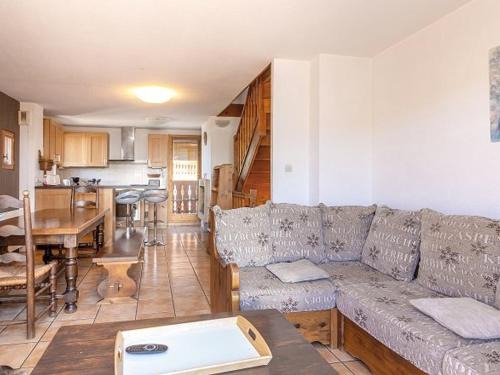 Plagne Soleil House | Chalet 6 pièces sur les pistes à La Plagne, 10 pers, garage, balcon, ensoleillé, ski-in/ski-out - FR-1-351-85