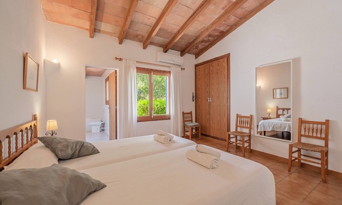 Portopetro Ski Chalet | Chalet 'Andres' with Mountain View, Wi-Fi and Air Conditioning