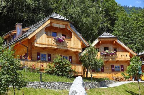 Schonbach Ski Chalet | Chalet in Wildkogel near Ski Slopes & Pool