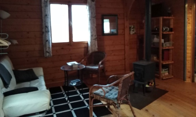 Saint-Cere Ski Chalet | Chalet at the edge of the wood
