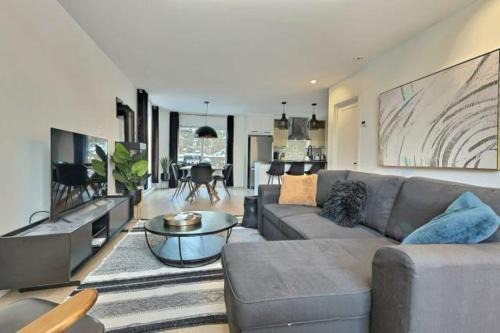 Pont-Rouge Ski Chalet | Chalet Athena Spa saunas and pools Pont-Rouge