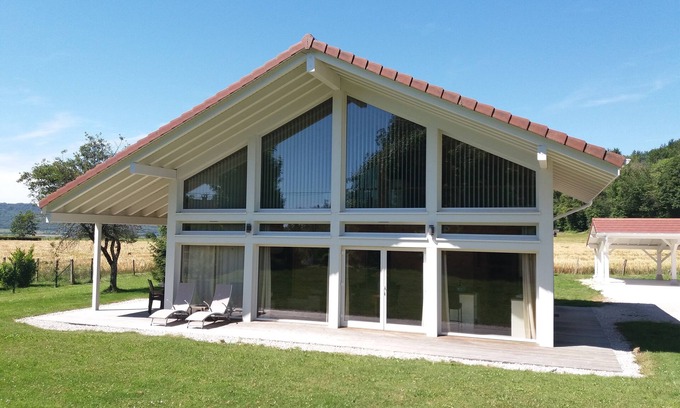 Marigny Ski Chalet | Chalet Bien-être de 100m² Avec Sauna et Balnéo - à 1km du Lac de Chalain