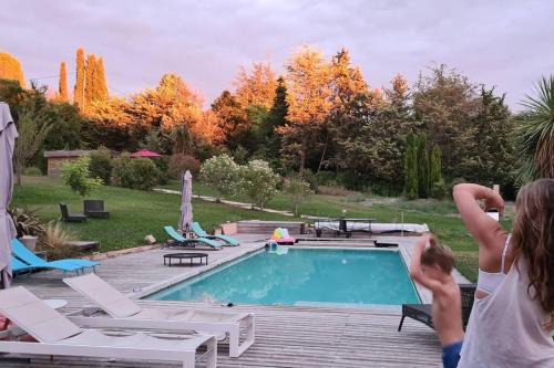 Aix-en-Provence Ski Chalet | Chalet bois cosy avec piscine Aix nature