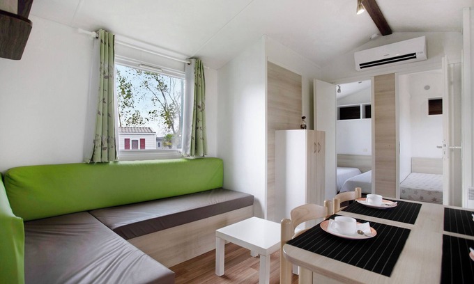 Burinhosa Ski Chalet | Chalet 'Bungalow T3 I - 15 Min From Nazaré' with Shared Pool, Private Terrace and Air Conditioning