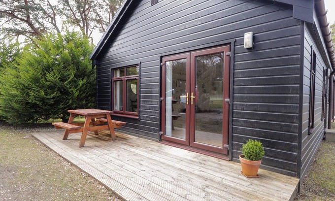 Dornoch Cottage | CHALET C, family friendly, with a garden in Dornoch