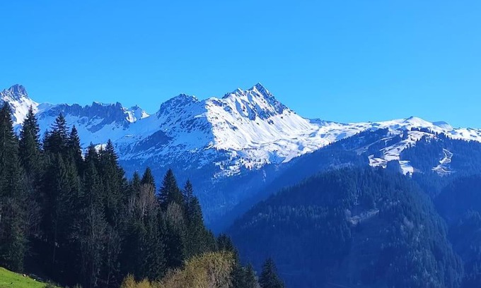 Les Contamines-Montjoie Ski Chalet | Chalet Cannon- Mountain Getaway