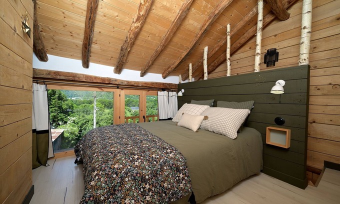 Montauban-de-Luchon Ski Chalet | Chalet "Cabanelise" with Mountain View & Private Terrace