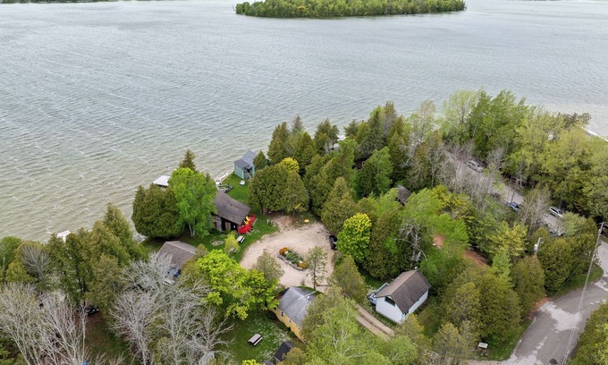 Baileys Harbor Cabin | Chalet Cabin on Kangaroo Lake - Dog Friendly and family friendly