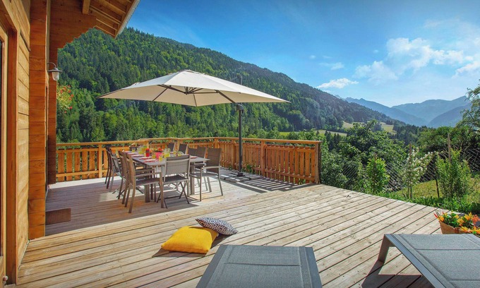 Saint-Jean-de-Sixt Ski Chalet | Chalet Carter - family mountain base for 11, jacuzzi & games - OVO Network