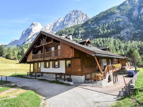 Penia Ski Chalet | Chalet Cesa Galadriel-1 by Interhome