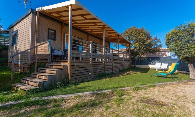 La Rouviere House | Chalet 'Chic' with Mountain View, Shared Pool and Air Conditioning