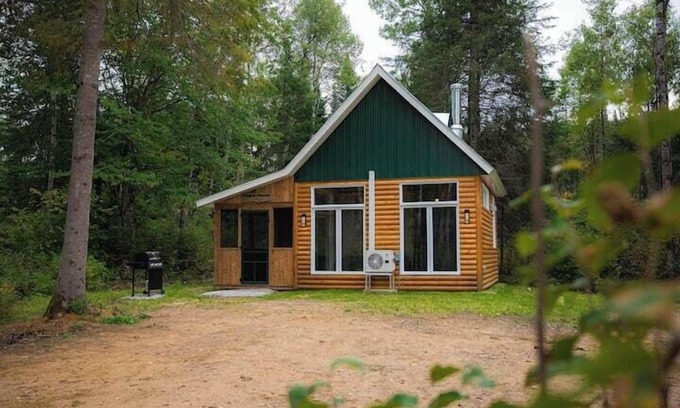 Mauricie Ski Chalet | Chalet Chasseur, waterfront