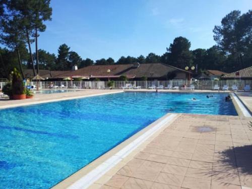 La Teste-de-Buch Ski Chalet | Chalet cosy a Gujan Mestras avec piscine partagee