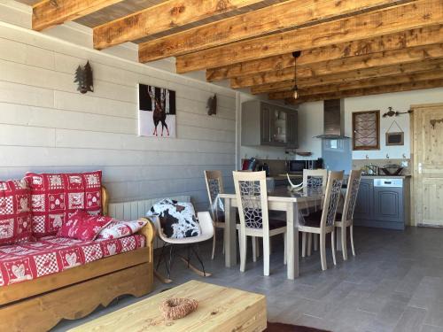 Les Angles Ski Chalet | Chalet cosy rénové avec vue sur le lac