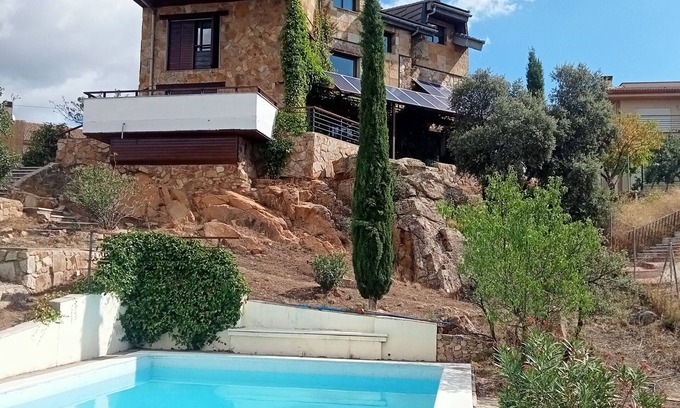 Venturada Ski Chalet | CHALET COTOS