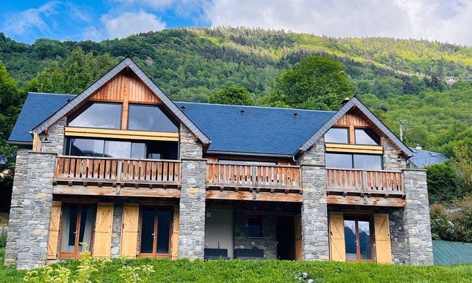 Guchan Ski Chalet | Chalet Crystal 4 étoiles.