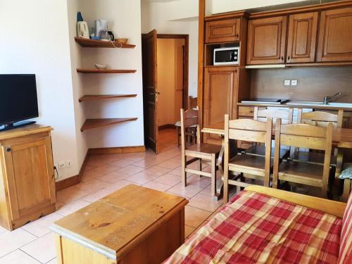 Orcieres-Merlette Apartment | Chalet D'orcieres - 3 Pièces 6 personnes MAE-2785