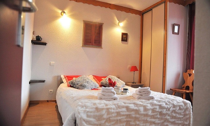 Feissons-sur-Salins Cottage | CHALET DE LA YODINE - GITE 27 PERSONS IN SAVOIE - TARENTAISE VANOISE bedroom 7