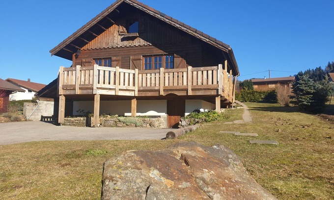 Gerbepal Ski Chalet | Chalet des boutons d'or in a quiet location 8km from Gérardmer
