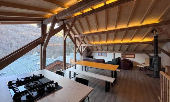 Les Varcins Ski Chalet | Chalet Des Legendes