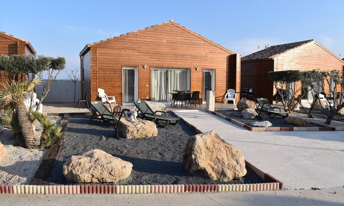 Pezenas Ski Chalet | Chalet Deux Chambres Autour des Vignes à Pézenas