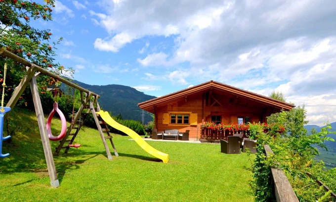 Emberg House | Chalet directly at the snow-covered and lighted downhill