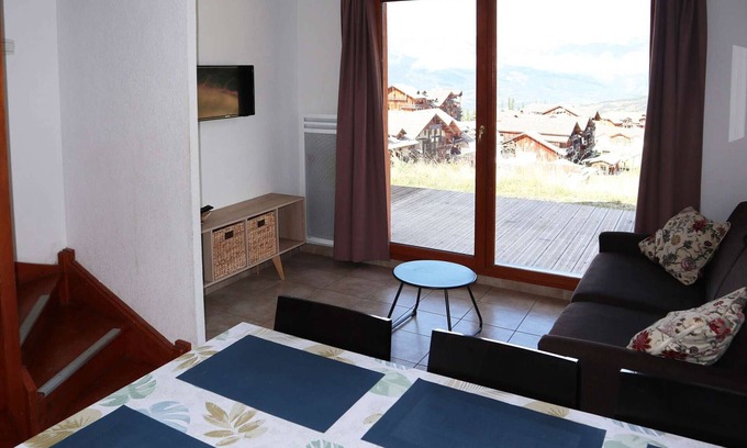 Les Orres Ski Chalet | Chalet Duplex aux Orres 1800 - Piscine, Sauna, Hammam, Parking, 6/7 personnes, Départ des pistes