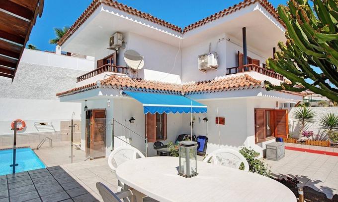 Arguineguin Ski Chalet | Chalet "El Dorado" with Pool, Wi-Fi, A/C, Terrace & Garden