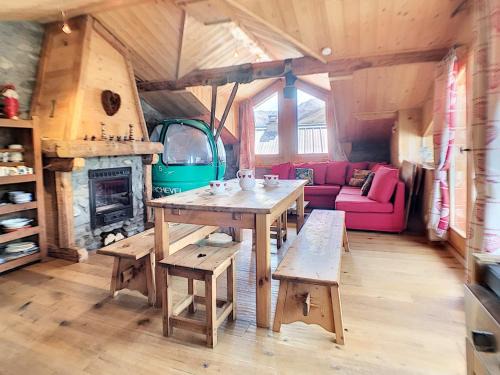 Les Belleville Ski Chalet | Chalet en bois, 4 chambres, WIFI, skis, parking proche, 8 pers - FR-1-344-791