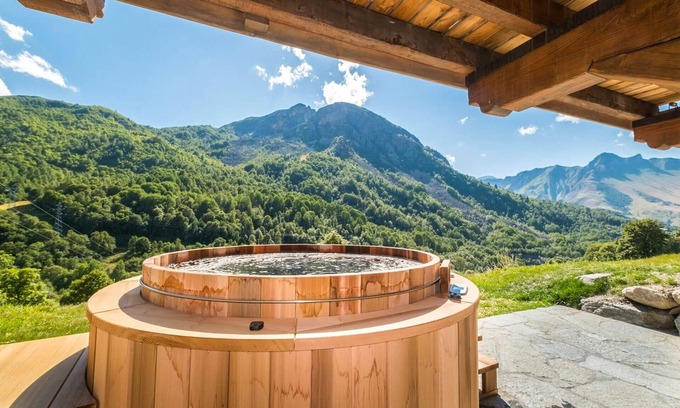 Saint-Marcel Ski Chalet | Chalet Flaner - Five Bedroom Chalet, Sleeps 12