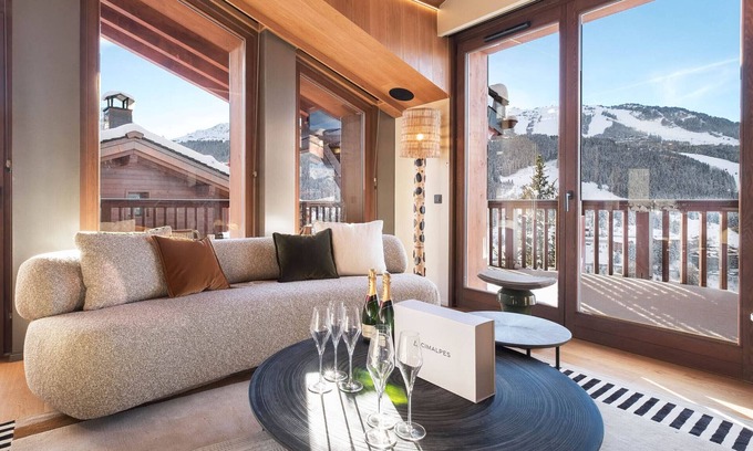 Courchevel Ski Chalet | Chalet for 10 in Courchevel 1650 with jacuzzi and elevator