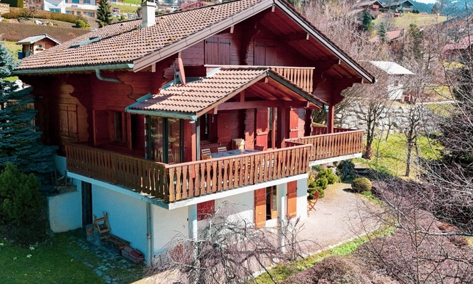 Bernex Ski Chalet | Chalet for 16, 4km from slopes, Wifi, Parking